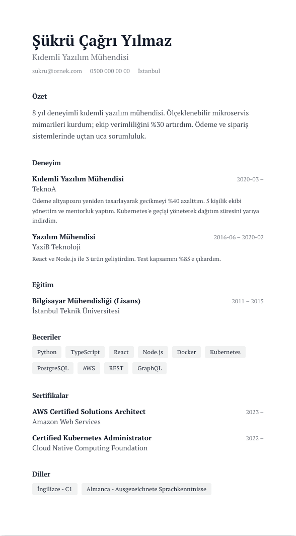 Editöryel Serif CV şablonu önizlemesi - Başlık düzeni serif başlıklar, geniş marj ve noktalı ayraçlarla dergi hissi veren sakin düzen