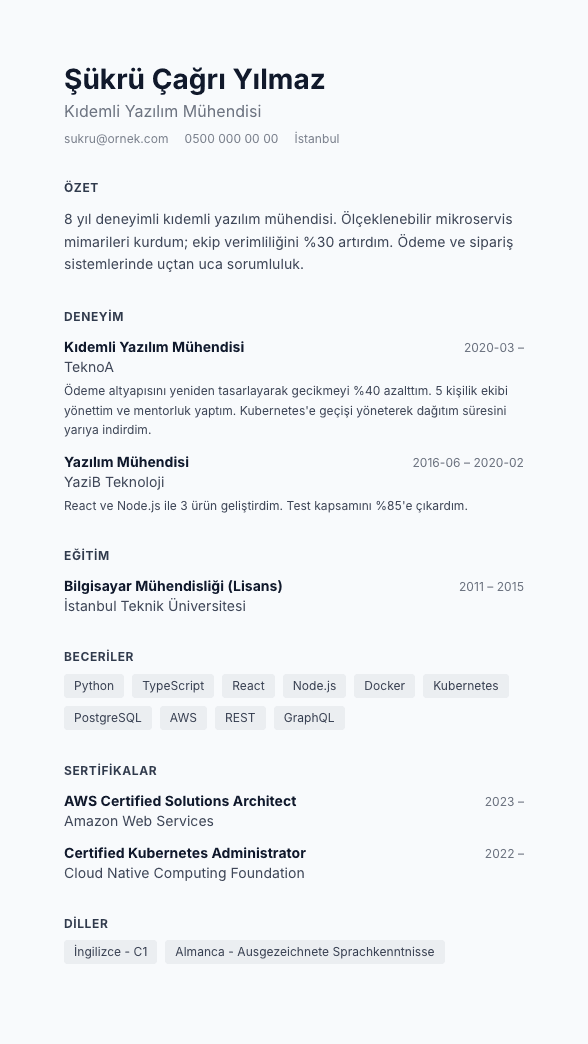 Nordik Beyaz CV şablonu önizlemesi - Çok ferah kenarlar, sakin gri-mavi tonlar ve sessiz minimal yerleşim