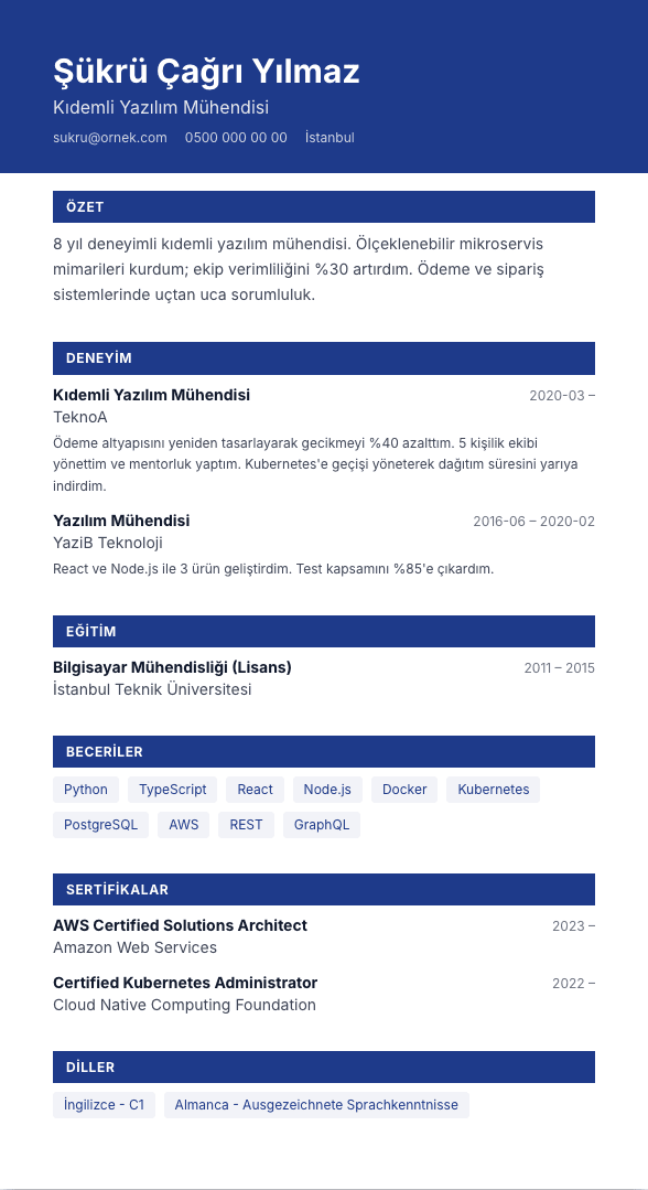 Ürün Lansmanı CV şablonu önizlemesi - Güçlü lacivert banner, büyük hedef unvan ve ürün liderliği odaklı akış