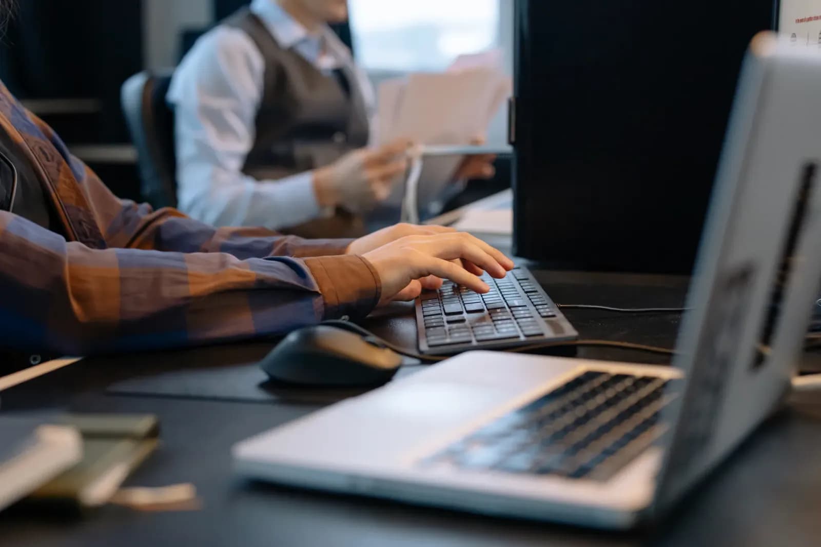 ofis çalışanı, iş görüşmesi, profesyonel CV örneği