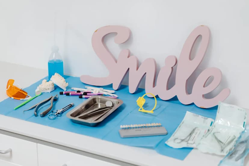Sterilize edilmiş diş hekimliği ekipmanları