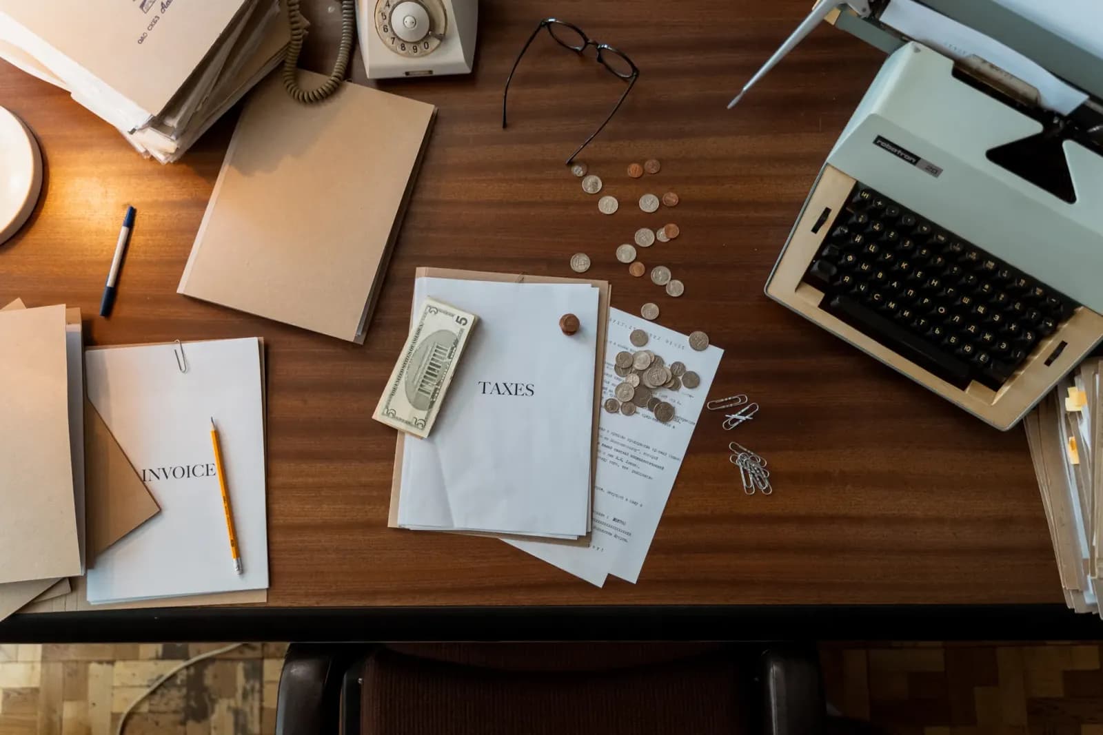 Vergi dairesi ofis ortamı ve çalışma alanı