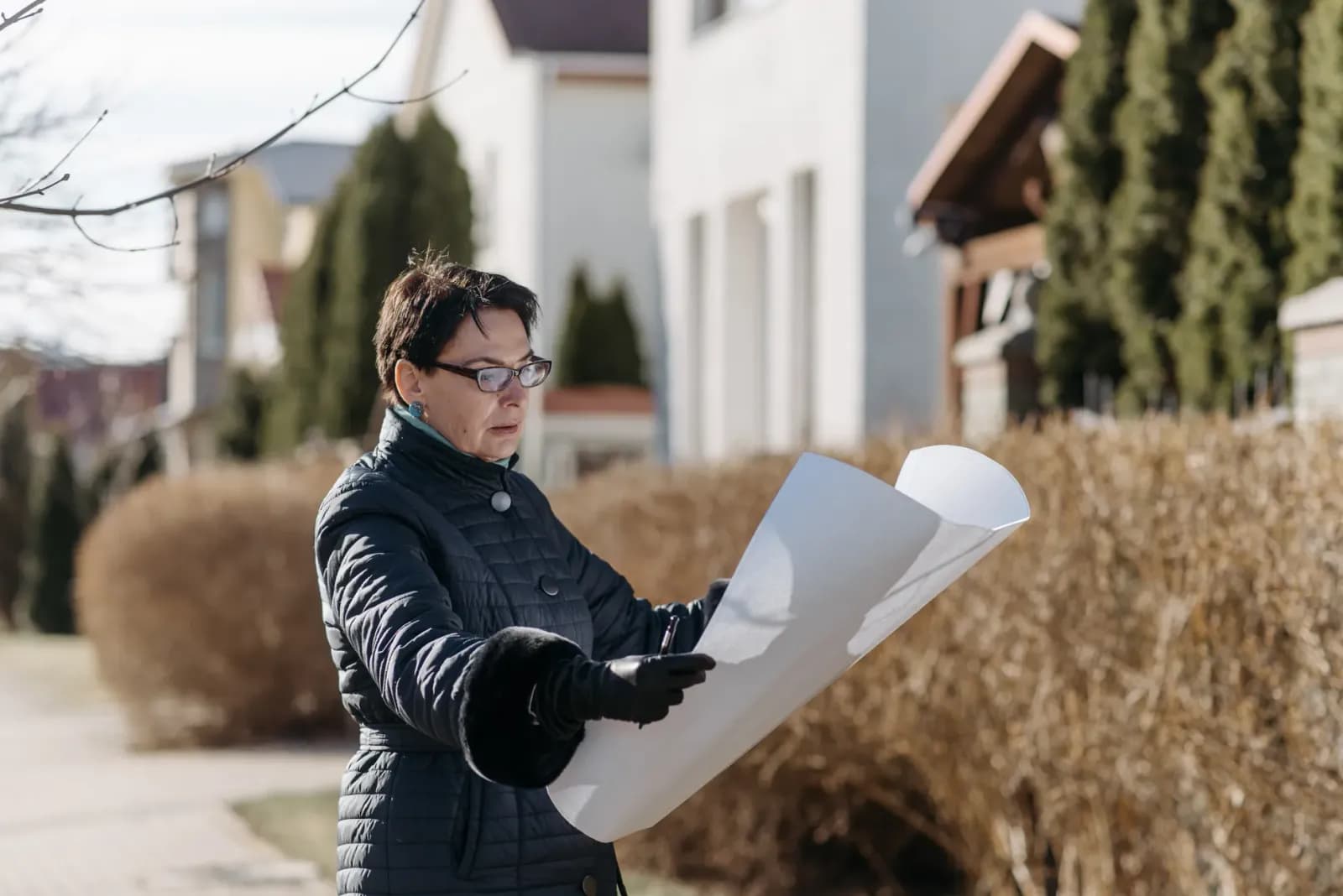 gayrimenkul değerleme uzmanı inceleme yaparken