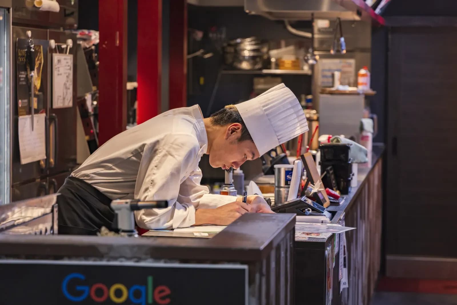 ATS uyumlu CV bölüm başlıkları konulu blog yazısının kapak görseli