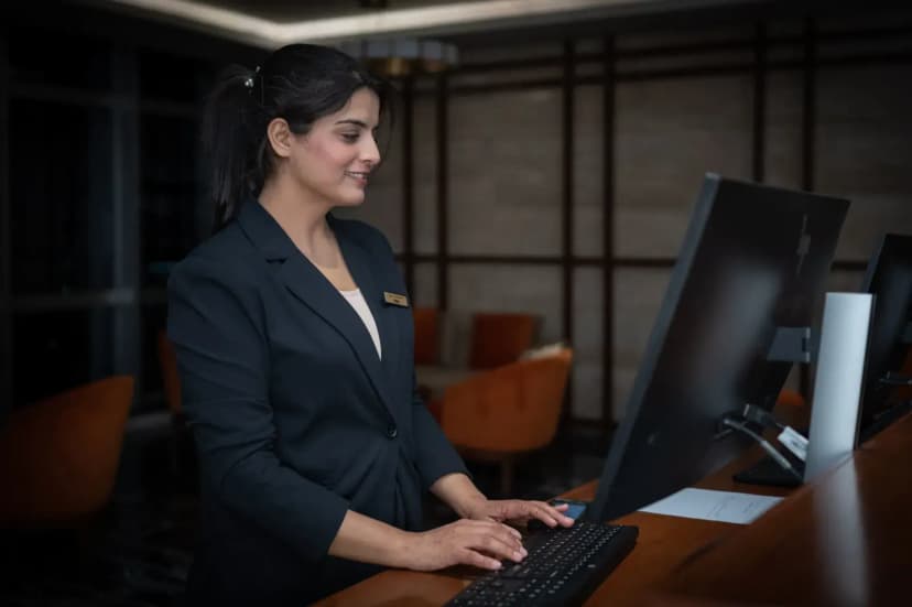 Temizlenmiş lüks otel odası detayları