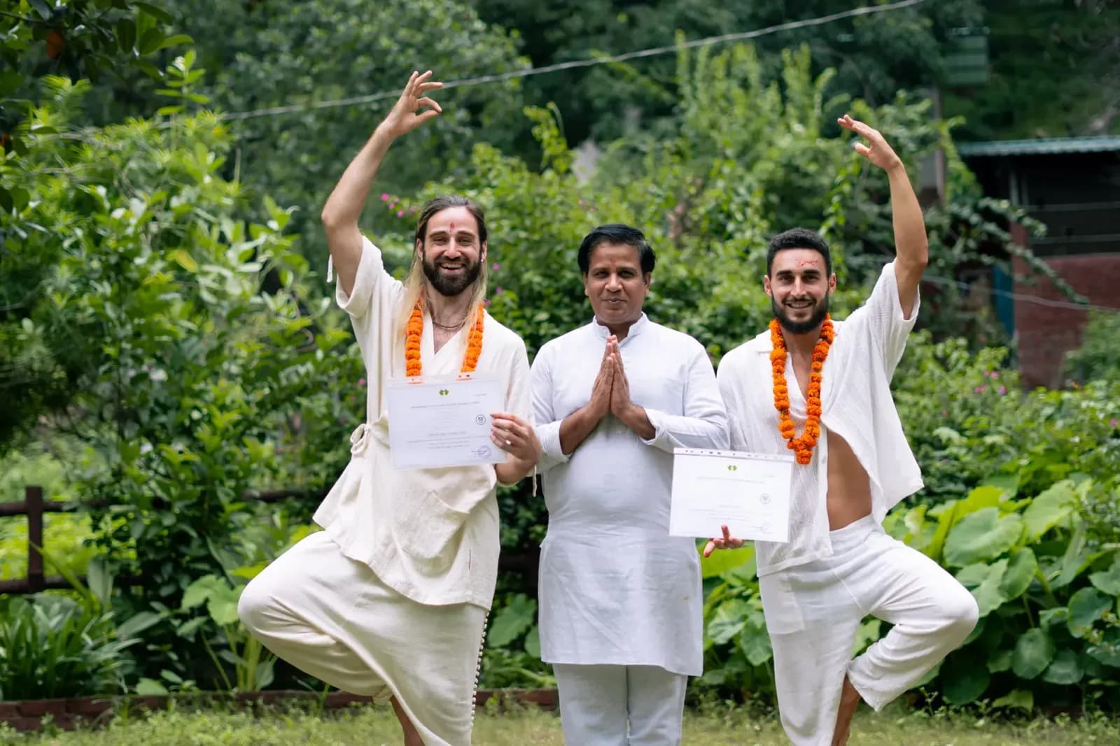 Yoga eğitmenliği eğitimi alan öğrenciler