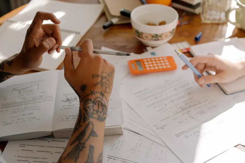 Sınav hazırlığı için kitaplar ve notlar