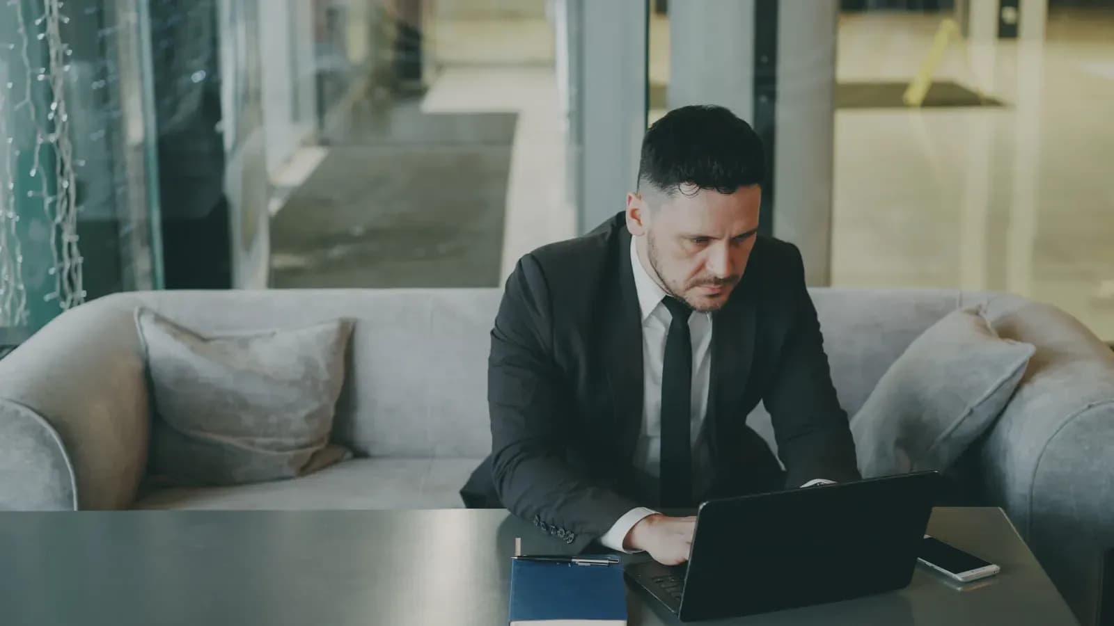 ERP danışmanı nasıl olunur konulu blog yazısının kapak görseli