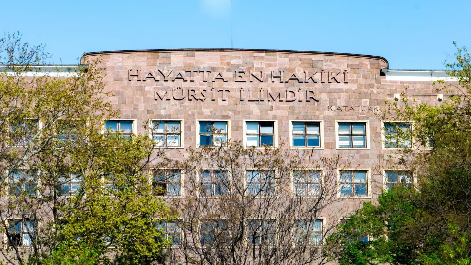BT destek uzmanı görevleri konulu blog yazısının kapak görseli