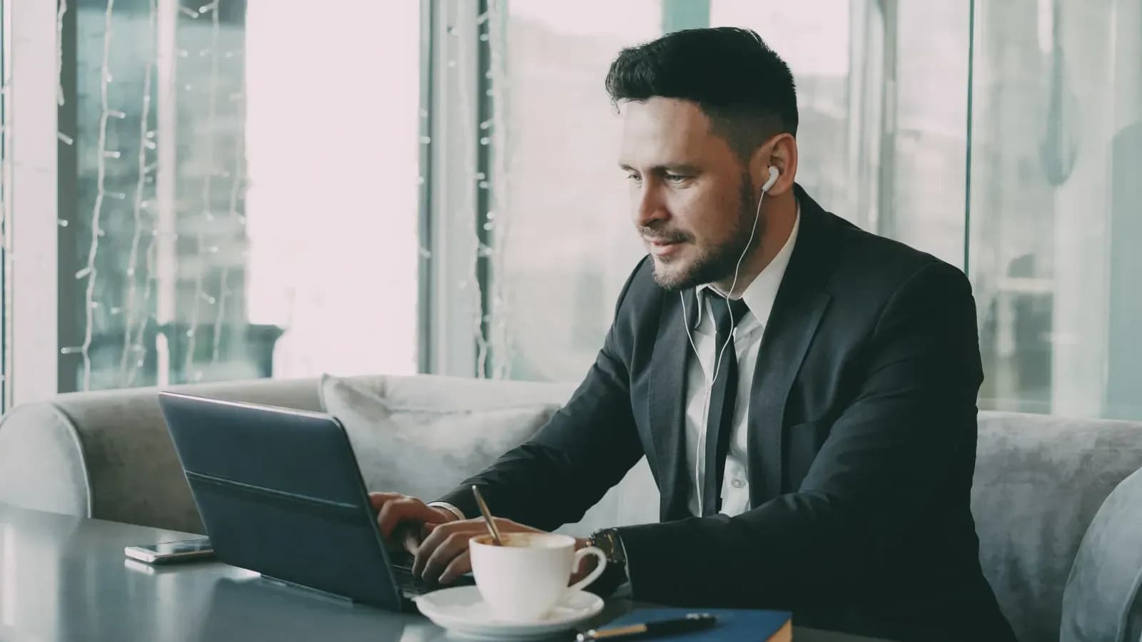 hibrit çalışma cv konulu blog yazısının kapak görseli