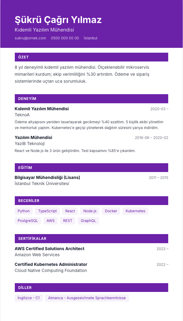 Gece Lansmanı CV şablonu önizlemesi - Mor tam genişlik banner, büyük hedef unvan ve US Letter'da ürün/pazarlama liderliği ritmi