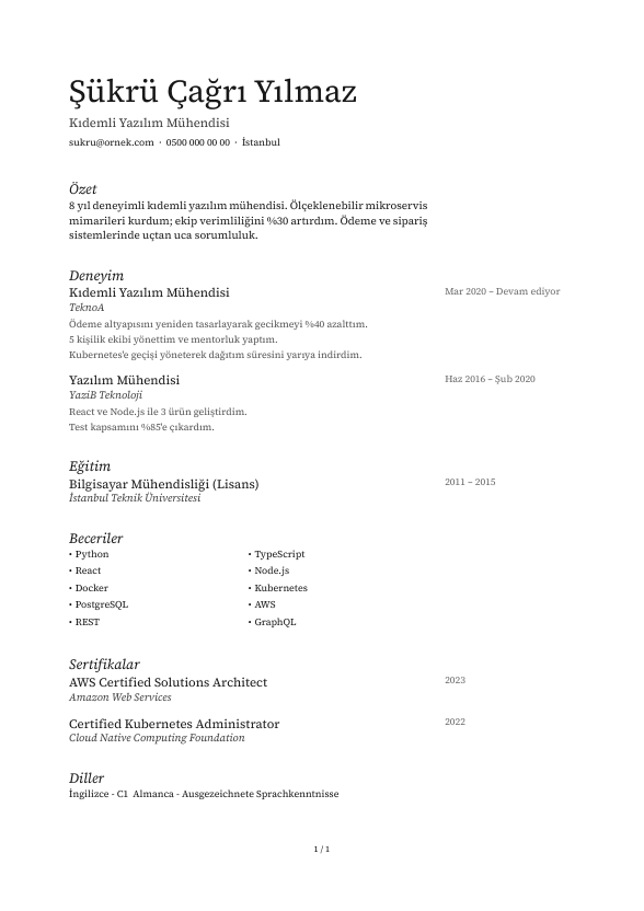 Kenar Notu CV şablonu önizlemesi - Tufte düzeni: metin dar ve rahat bir ölçüde akar, tarihler sağ kenarda not olarak durur; sayfada kalın yazı yok